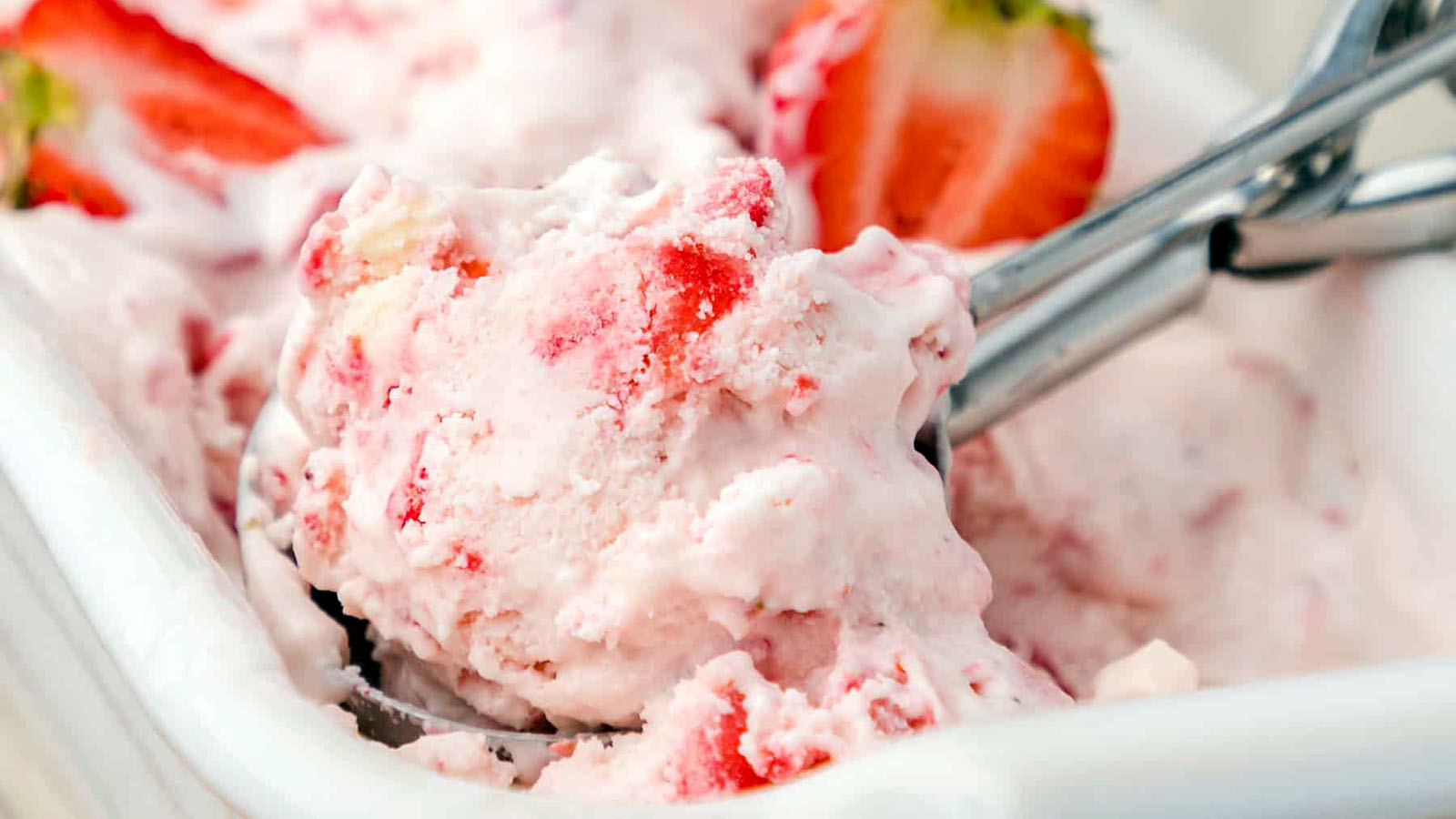 vanilla ice cream with strawberries